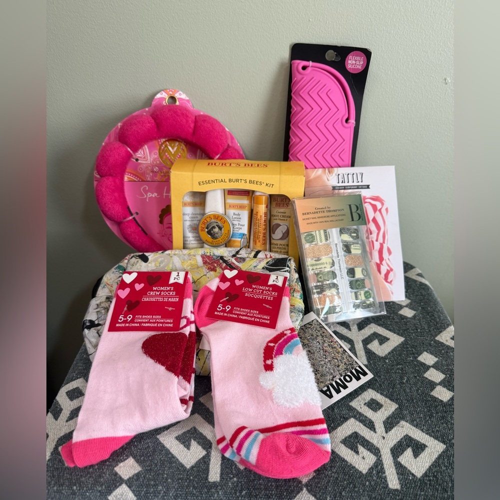 Self Love Spa & Beauty Bundle | MoMA Bag, Burt’s Bees, Nails, Socks + More!